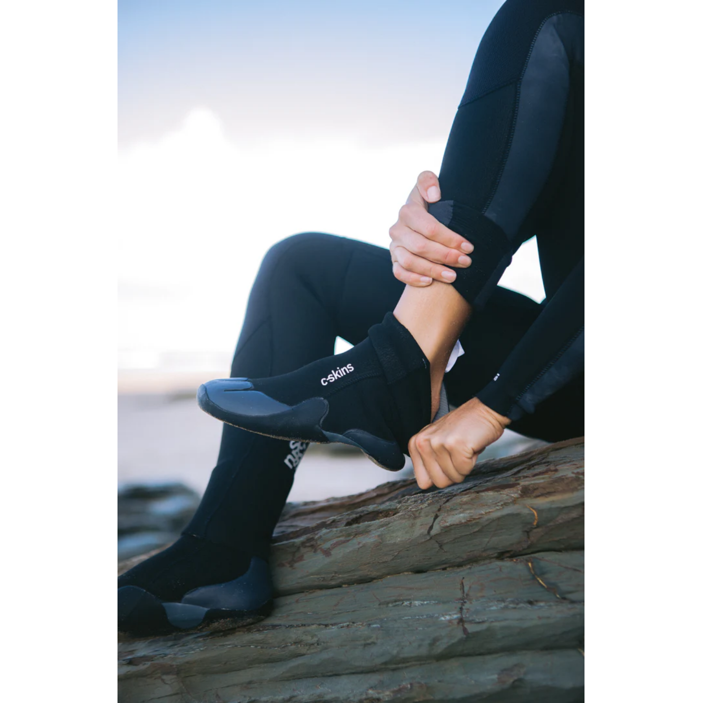 BOTAS DE NEOPRENO DE PUNTA REDONDA LEGEND DE 5 MM C-SKINS